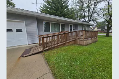 101 9th Avenue NW, Pipestone, MN 56164 - Photo 4