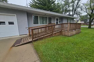 101 9th Ave NW, Pipestone, MN 56164 - Photo 4