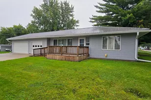 101 9th Ave NW, Pipestone, MN 56164 - Photo 1