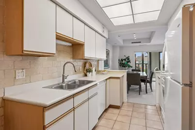 1201 Yale Place #403, Minneapolis, MN 55403 - Photo 8
