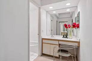 1201 Yale Pl, Minneapolis, MN 55403 - Photo 14