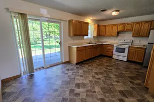 163 Ridgeview Dr, Pipestone, MN 56164 - Photo 8