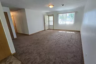 163 Ridgeview Dr, Pipestone, MN 56164 - Photo 4