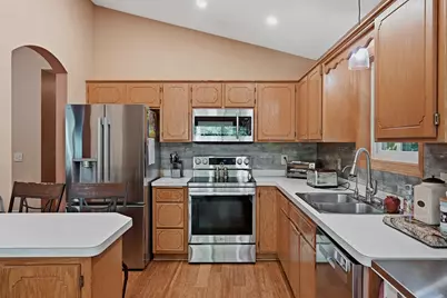 9441 Hames Avenue S, Cottage Grove, MN 55016 - Photo 10