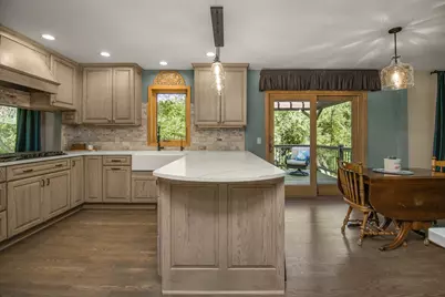 8610 Valley View Court, Chanhassen, MN 55317 - Photo 6