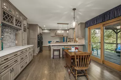 8610 Valley View Court, Chanhassen, MN 55317 - Photo 14