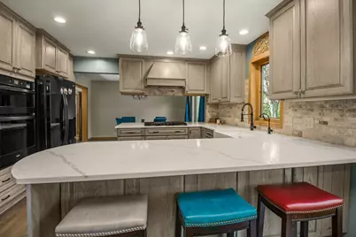 8610 Valley View Court, Chanhassen, MN 55317 - Photo 8