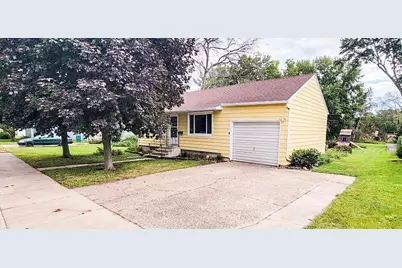 1014 Saint Peter Avenue, Albert Lea, MN 56007 - Photo 1