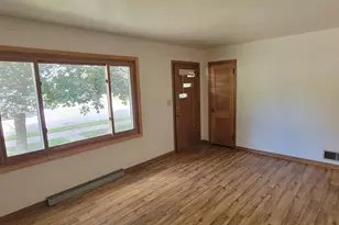 1014 St Peter Ave, Albert Lea, MN 56007 - Photo 6