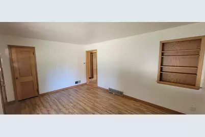 1014 Saint Peter Avenue, Albert Lea, MN 56007 - Photo 8