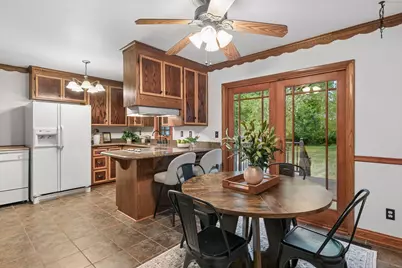 18910 Harrogate Drive, Eden Prairie, MN 55346 - Photo 14