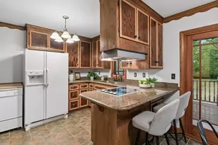 18910 Harrogate Dr, Eden Prairie, MN 55346 - Photo 12