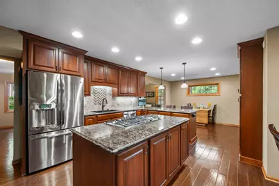 12500 Dorchester Trail, Apple Valley, MN 55124 - Photo 8
