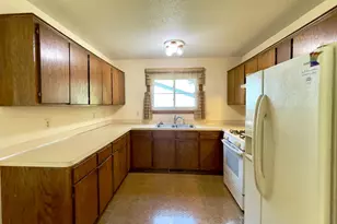 3235 Hamlet Dr, Woodbury, MN 55125 - Photo 10