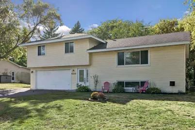 6509 Edgemont Boulevard N, Brooklyn Park, MN 55428 - Photo 2