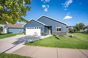 33 Billings Ln, Superior, WI 54880 - Photo 1