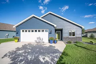 33 Billings Ln, Superior, WI 54880 - Photo 2