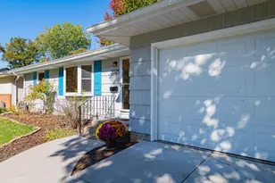 2025 Field Ave, Saint Paul, MN 55116 - Photo 2