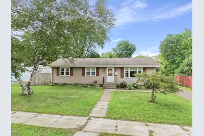 135 Davis Street S, Cambridge, MN 55008 - Photo 4