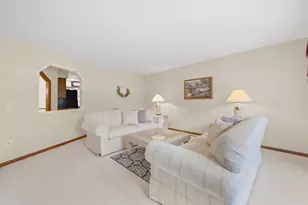 9235 Hyland Creek Rd, Bloomington, MN 55437 - Photo 10