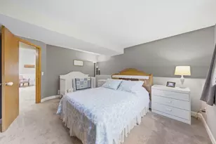 9235 Hyland Creek Rd, Bloomington, MN 55437 - Photo 34