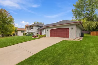 9235 Hyland Creek Road, Bloomington, MN 55437 - Photo 4