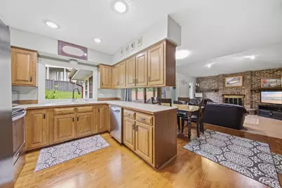 9235 Hyland Creek Road, Bloomington, MN 55437 - Photo 14