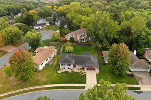 9235 Hyland Creek Rd, Bloomington, MN 55437 - Photo 46