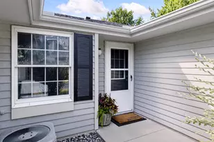7775 Glenda Ct, Apple Valley, MN 55124 - Photo 2