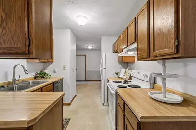 7775 Glenda Court, Apple Valley, MN 55124 - Photo 8