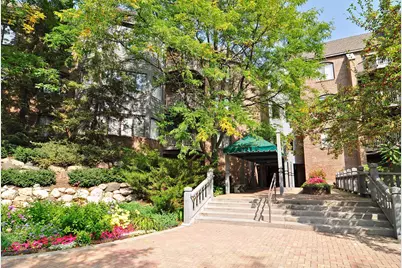 12700 Sherwood Place #102, Minnetonka, MN 55305 - Photo 2