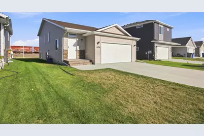 4434 19th Street S, Moorhead, MN 56560 - Photo 2