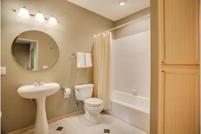 7089 Crowne Oak Road, Eden Prairie, MN 55344 - Photo 40
