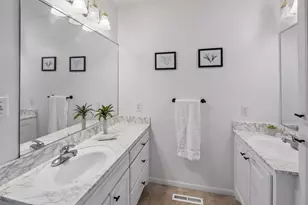 15016 Viewcrest Ln, Burnsville, MN 55306 - Photo 20