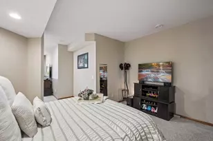 15016 Viewcrest Ln, Burnsville, MN 55306 - Photo 16
