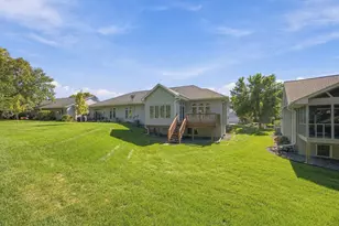 239 Wildflower Ct, Vadnais Heights, MN 55127 - Photo 38
