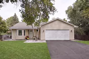 970 Redwing Ct, Chanhassen, MN 55317 - Photo 1