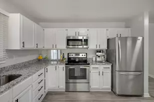 970 Redwing Ct, Chanhassen, MN 55317 - Photo 6