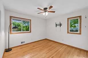 15509 Holdridge Rd E, Wayzata, MN 55391 - Photo 30