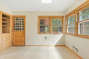 6193 49th St N, Oakdale, MN 55128 - Photo 8
