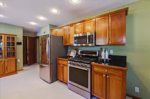 200 Harold Dr, Burnsville, MN 55337 - Photo 16