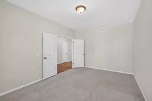 9216 Lighthouse Ln, Woodbury, MN 55129 - Photo 4