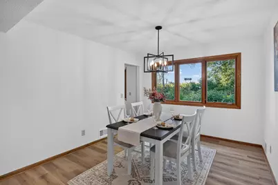 2633 Nightingale Court, Chaska, MN 55318 - Photo 8