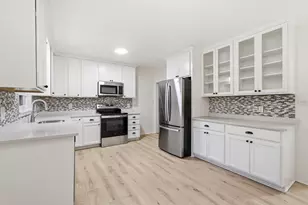 2748 NE Ulysses Street NE, Minneapolis, MN 55418 - Photo 16
