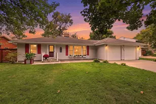 137 N Morningside Dr, Le Sueur, MN 56058 - Photo 1
