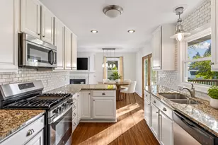 13421 Arthur St W, Minnetonka, MN 55305 - Photo 4