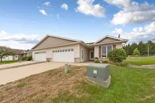 418 Buckshot Ct, Kenyon, MN 55946 - Photo 1