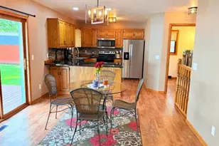 714 E Crescent Ln, Litchfield, MN 55355 - Photo 10