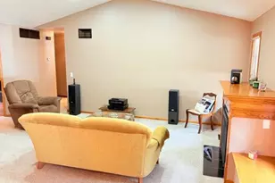 714 E Crescent Ln, Litchfield, MN 55355 - Photo 8