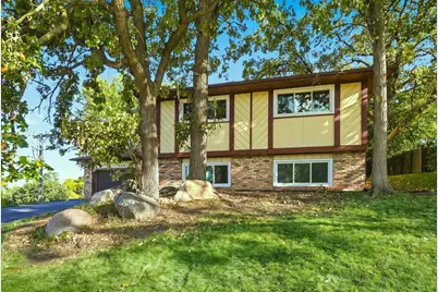 8481 134th Street Court, Apple Valley, MN 55124 - Photo 2